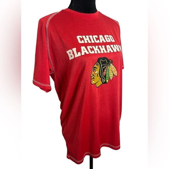 NHL CHICAGO BLACKHAWKS HOCKEY DRI-FIT TSHIRT MENS SIZE MEDIUM - Picture 6 of 9